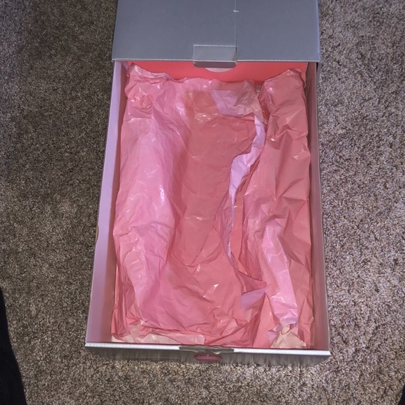 Used Lebron 20s - Picture 13 of 13